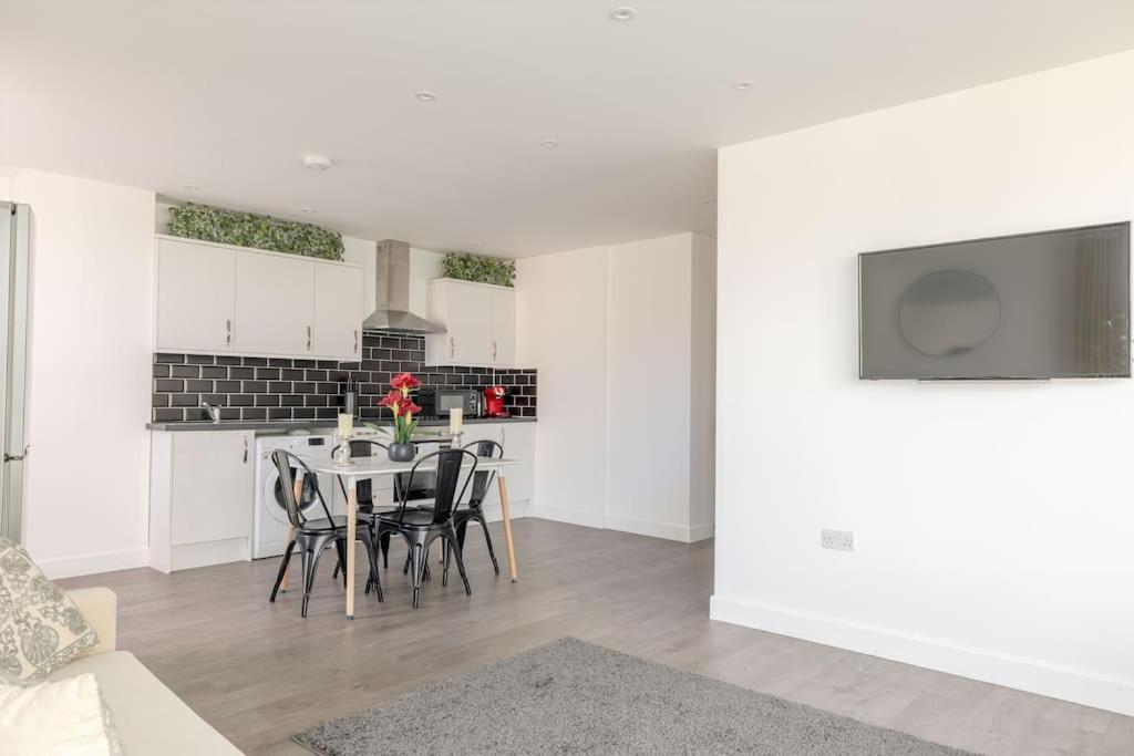 Vertigo Boutique Sleeps 4 London Kingston upon Thames  Exteriör bild