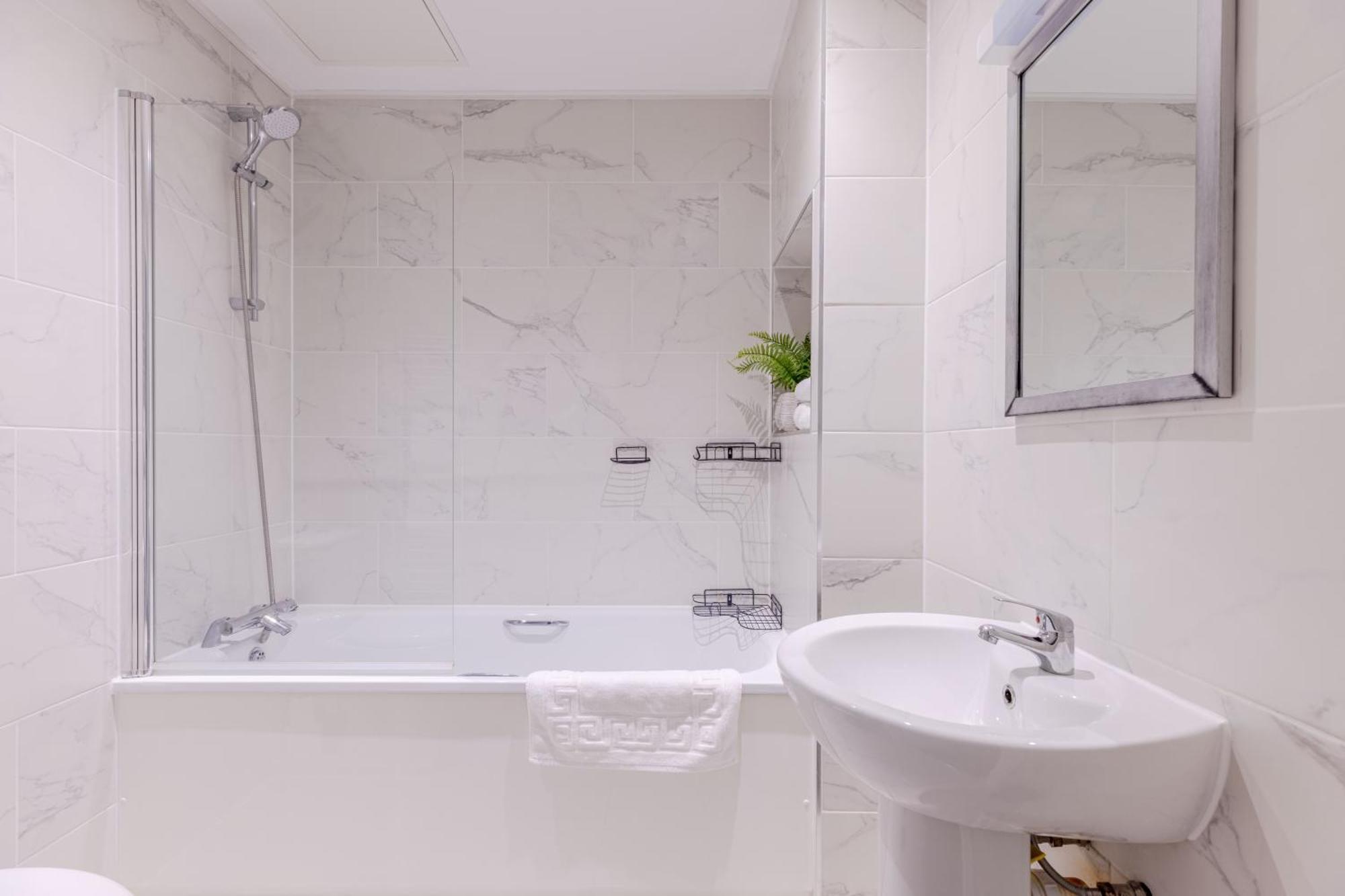 Vertigo Boutique Sleeps 4 London Kingston upon Thames  Exteriör bild